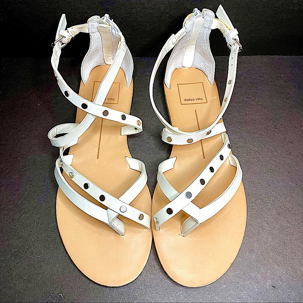🖤🩴 Dolce Vita Danah White Studded Sandals EUC 🩴🖤